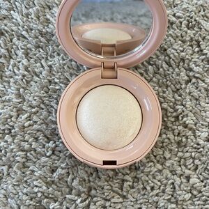 rare beauty highlighter enlighten